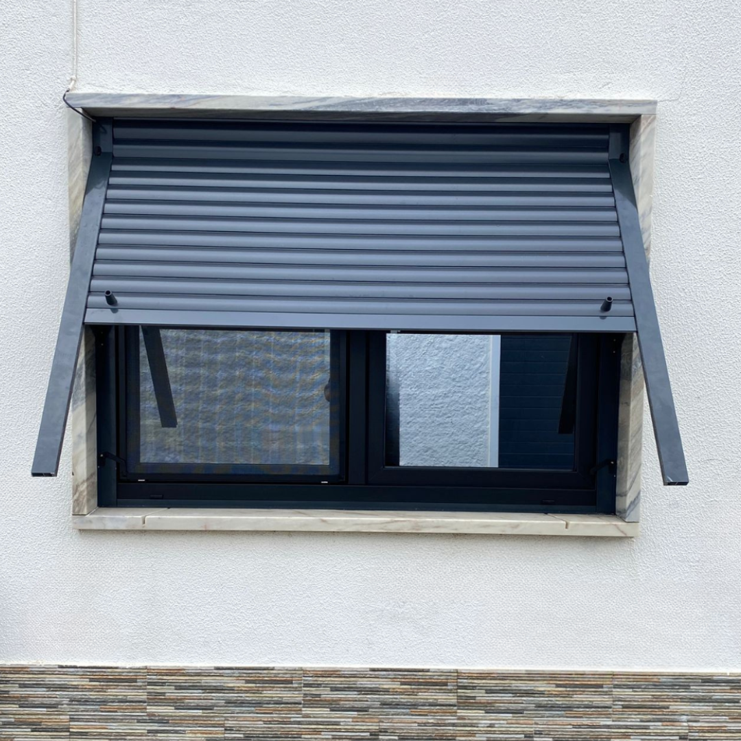 Estores Projetantes image